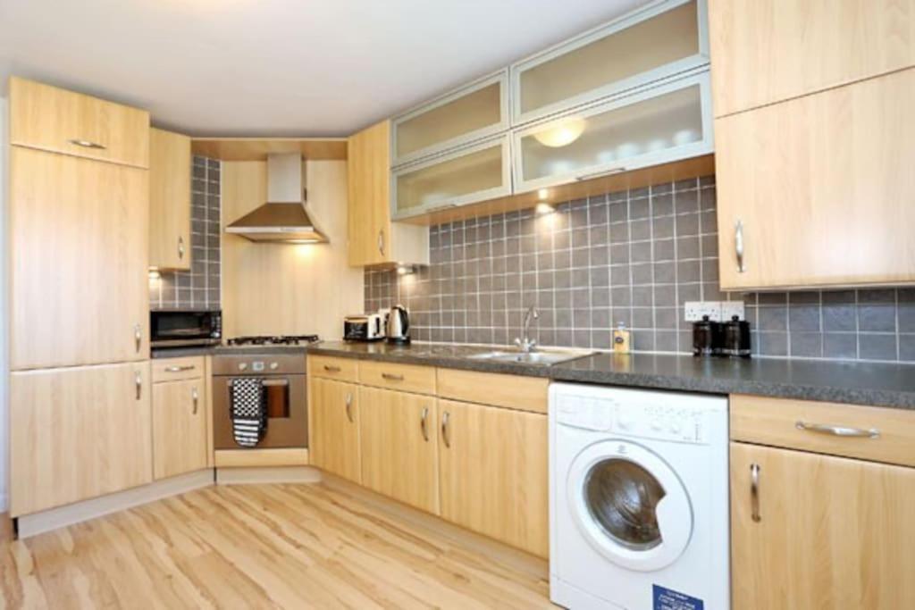 2-Bed Condo Best Of Beach & City, Free Parking Aberdeen Esterno foto